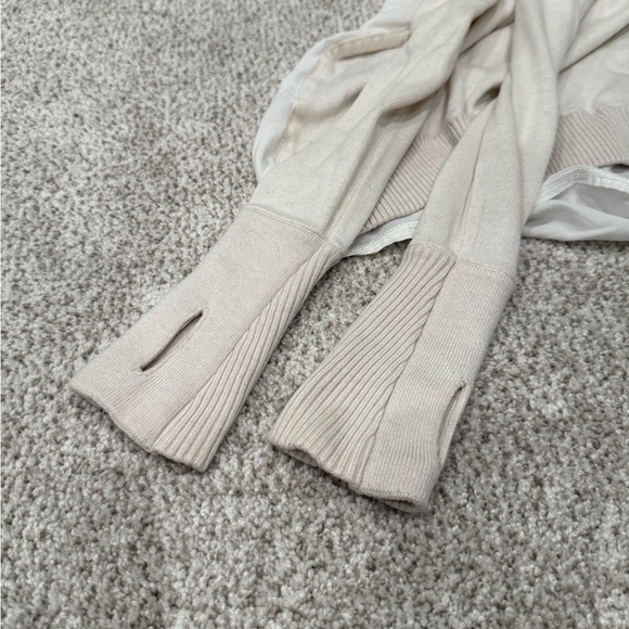 Lululemon Unity Pullover - Picture 4 of 6